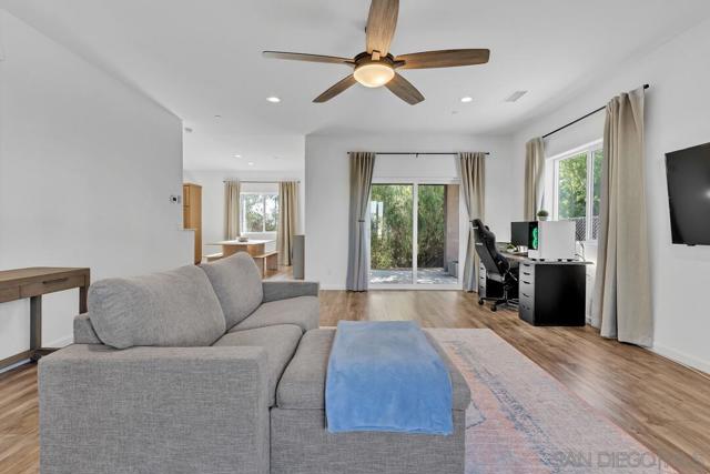 130 Scenic Dr, El Cajon CA: https://media.crmls.org/mediaz/3dd49d73-b203-467a-9cba-3b34cca4442d.jpg