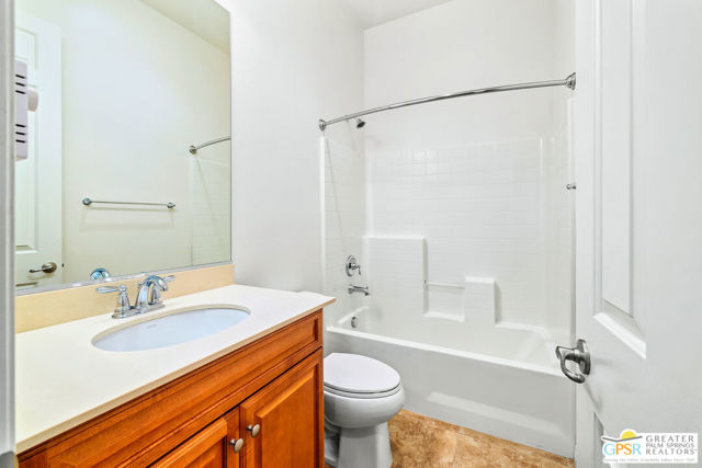 85041 Stazzano Place, Indio CA: https://media.crmls.org/mediaz/3dd4eabb-d8bb-4887-a50a-11d2d08658fb.jpg