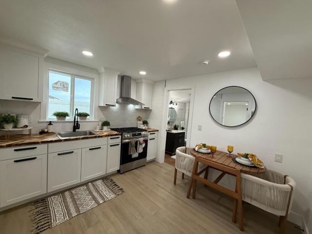 684 David Avenue, Monterey CA: https://media.crmls.org/mediaz/3dd4fe61-b8aa-4209-aa20-1806f346c5e4.jpg