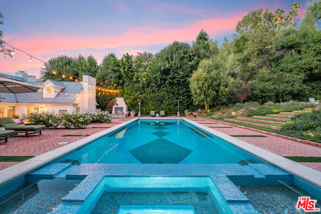 4714 Balboa Avenue, Encino CA: https://media.crmls.org/mediaz/3dd54083-4da2-4f9d-8186-d0451afc3536.jpg