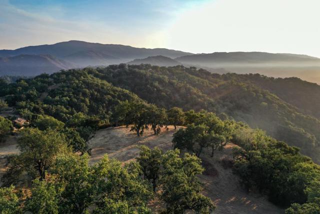 21 Long Ridge Trail, Carmel CA: https://media.crmls.org/mediaz/3dd57656-28c5-4f72-805c-845b048cd51b.jpg