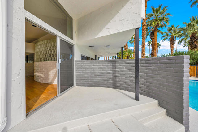 345 W Crestview Drive, Palm Springs, CA 92264