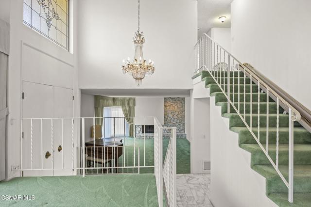 19715 Komar Drive, Tarzana CA: https://media.crmls.org/mediaz/3dd5b59a-28b1-4939-bf28-7585c50ca318.jpg