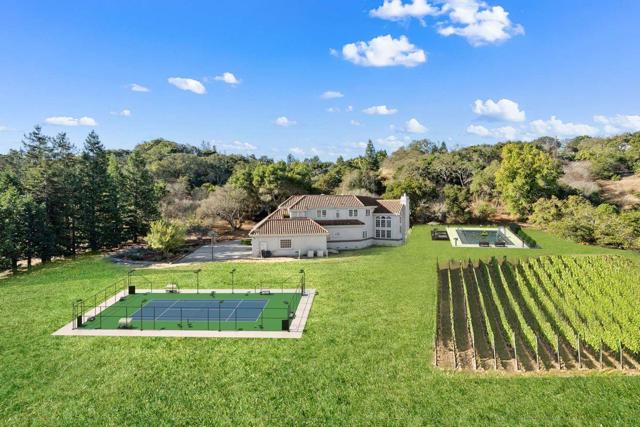 13206 Wright Way, Los Altos Hills CA: https://media.crmls.org/mediaz/3dd5faf1-8af6-4555-b3c6-eb3604c5b7a4.jpg
