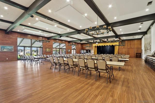 1215 Anchors Way Drive, Ventura CA: https://media.crmls.org/mediaz/3dd6e690-718e-4000-94a0-7e3aa71c090f.jpg