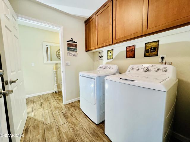 197 Creekside Circle, Sacramento CA: https://media.crmls.org/mediaz/3dd6e8d8-a7d3-439b-8f64-861f7de20cb4.jpg