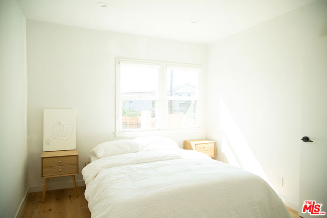 3365 N Andrita Street, Los Angeles CA: https://media.crmls.org/mediaz/3dd6f847-cfa5-4b36-8242-98c590f14193.jpg