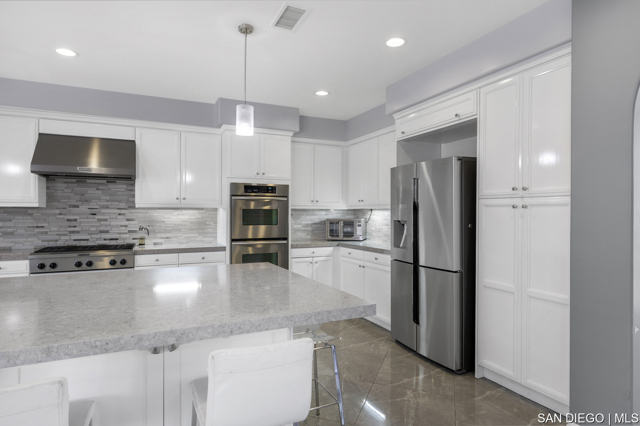 2832 Echo Ridge CT, Chula Vista CA: https://media.crmls.org/mediaz/3dd7dd7a-cd95-4162-9189-1563753e9d86.jpg