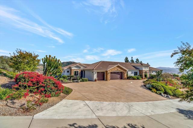3026 Via Loma, Fallbrook CA: https://media.crmls.org/mediaz/3dd84204-8f81-42df-90f1-d2b02e05867a.jpg