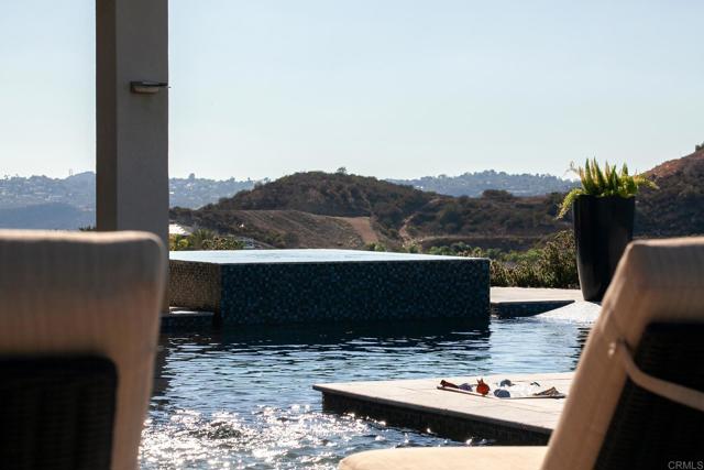 328 AMY WAY, Alpine CA: https://media.crmls.org/mediaz/3dd846f2-504e-432c-956b-33ac30c2af5e.jpg