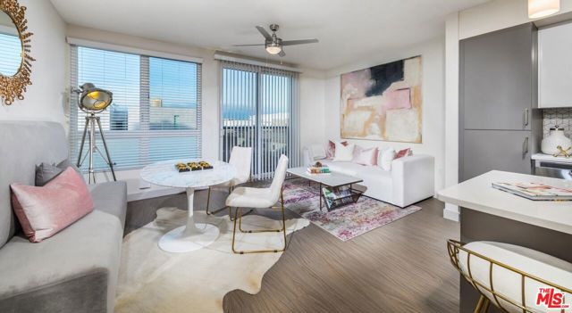 950 E 3rd Street, Los Angeles CA: https://media.crmls.org/mediaz/3dd928ed-0692-4542-a203-76dd5675d91a.jpg