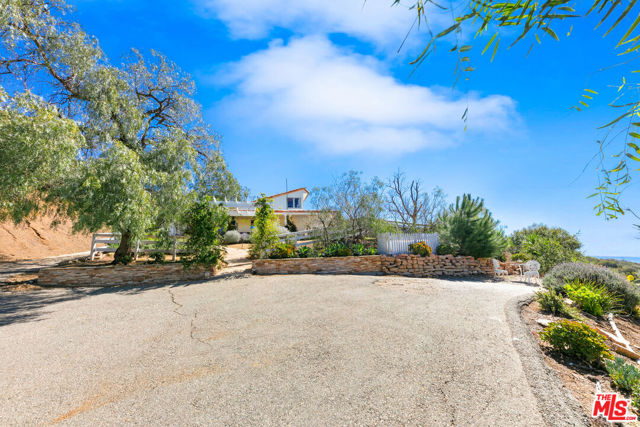 2302 Latigo Canyon Road, Malibu CA: https://media.crmls.org/mediaz/3dd94009-4b6a-46af-bd27-4c5839fd89ea.jpg