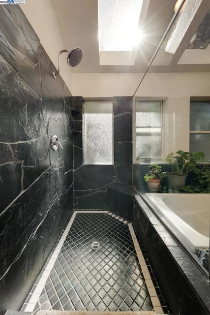 20140 Redwood Dr, Foresthill CA: https://media.crmls.org/mediaz/3dd94147-7626-42ab-b552-eff462015093.jpg