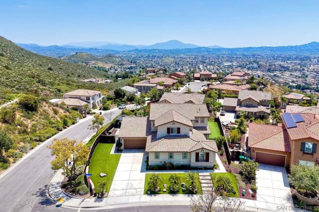 5324 Bella Vista St, Santee CA: https://media.crmls.org/mediaz/3dd9c699-44f0-45f8-8970-ed542eed4429.jpg