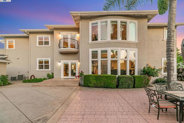190 Pickering Ave, Fremont CA: https://media.crmls.org/mediaz/3dda042d-d325-4783-b415-f1d7ea18f524.jpg