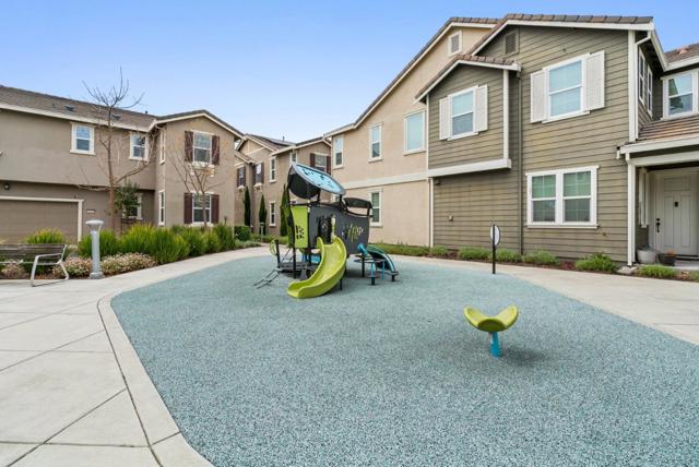 2632 Admiral Circle, Hayward CA: https://media.crmls.org/mediaz/3dda63eb-5338-4db1-ba6d-e7daea0a906b.jpg
