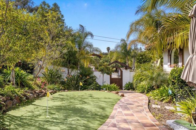 1379 Sunny Heights Road, Fallbrook CA: https://media.crmls.org/mediaz/3dda78d8-7f9c-424e-b94a-6dadcfc3843e.jpg