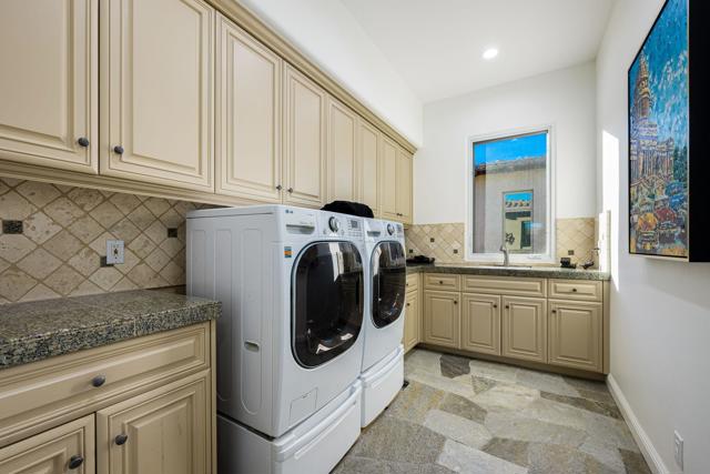 Image 43 of 90 For 112 Wanish Place