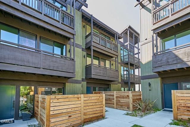 Detail Gallery Image 2 of 41 For 4201 Pennsylvania Ave #C2,  Glendale,  CA 91214 - 4 Beds | 2 Baths