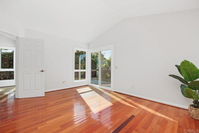 814 Okra Court, Carlsbad CA: https://media.crmls.org/mediaz/3ddb3d31-756e-4009-911c-a190c33ef110.jpg