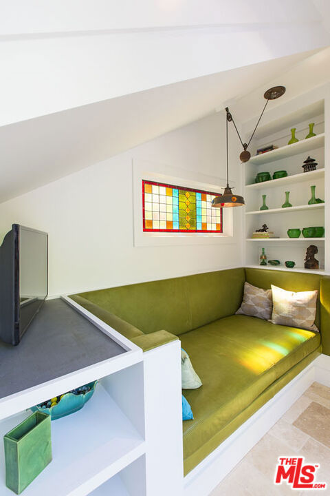 23812 Malibu Road, Malibu CA: https://media.crmls.org/mediaz/3ddbad3c-7acc-49b1-ba05-d94e8e0c016f.jpg