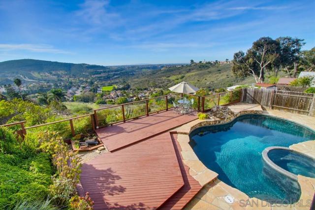 12835 Via Caballo Rojo, San Diego CA: https://media.crmls.org/mediaz/3ddc63ec-3ac4-435b-977b-0a4fe623e78f.jpg