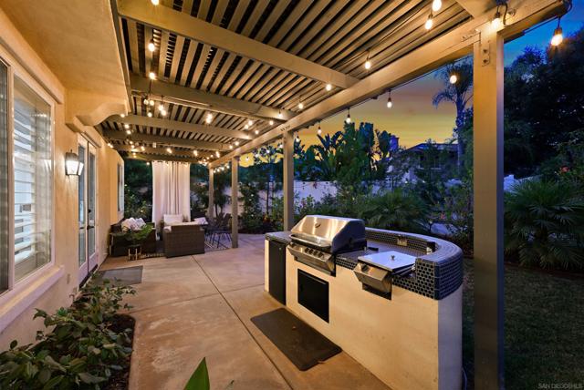 3140 Willow Creek Pl, Escondido CA: https://media.crmls.org/mediaz/3ddcb0c9-2482-4514-87bf-0f639ce445f3.jpg