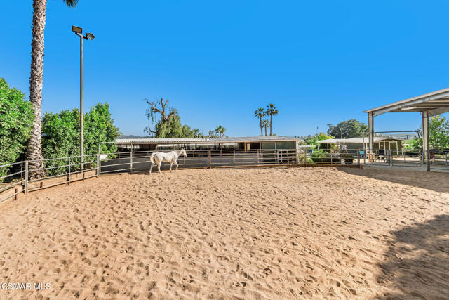 11270 Dominica Avenue, Lakeview Terrace CA: https://media.crmls.org/mediaz/3ddd4287-eb55-47c7-89c2-51208fd76955.jpg