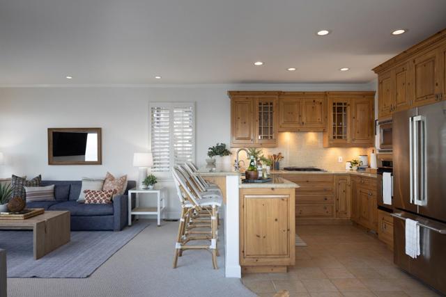 4840 Cliff Drive, Capitola CA: https://media.crmls.org/mediaz/3ddd51e5-7b3b-4d12-b682-a428d2a855a2.jpg