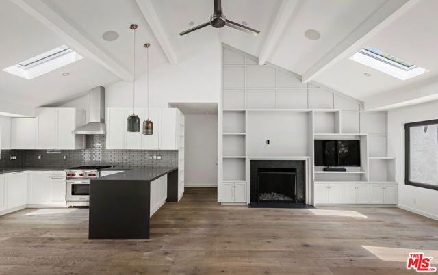 2425 Rinconia Drive, Los Angeles CA: https://media.crmls.org/mediaz/3dddab0e-e1b8-4f66-9f66-5007d19460aa.jpg