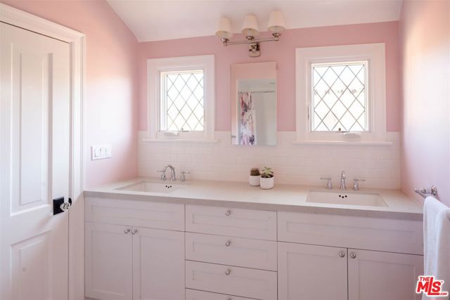 10736 Le Conte Avenue, Los Angeles CA: https://media.crmls.org/mediaz/3dde4baf-28c1-4af1-b8c9-3e5ab91778b2.jpg