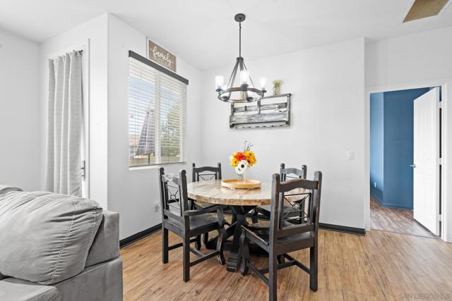 1344 Shoshone Falls Drive, Ramona CA: https://media.crmls.org/mediaz/3ddec407-ee0b-444e-934b-113eae7b09c4.jpg