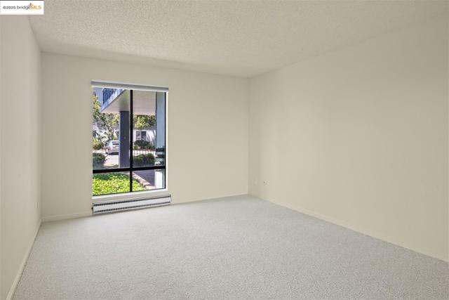 2 Commodore DR, Emeryville CA: https://media.crmls.org/mediaz/3dded371-51a2-4cdf-b1bb-9c2a02ca1dd9.jpg