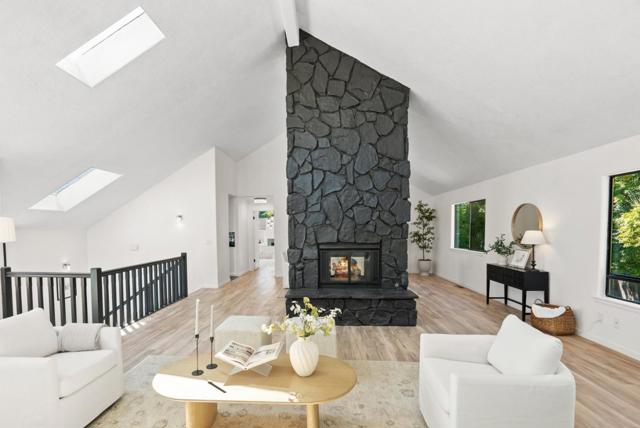 607 Saint Andrews Drive, Aptos CA: https://media.crmls.org/mediaz/3ddedafb-278d-4c62-b29b-41926b2d3cd9.jpg