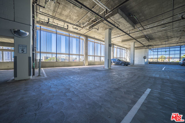 889 Francisco Street, Los Angeles CA: https://media.crmls.org/mediaz/3ddf1285-9345-4f72-b005-cd94d6b02f47.jpg