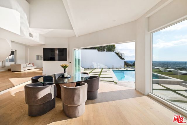 7868 Electra Drive, Los Angeles CA: https://media.crmls.org/mediaz/3ddf8116-2dd1-45dc-b181-cdd40f1fe4c7.jpg