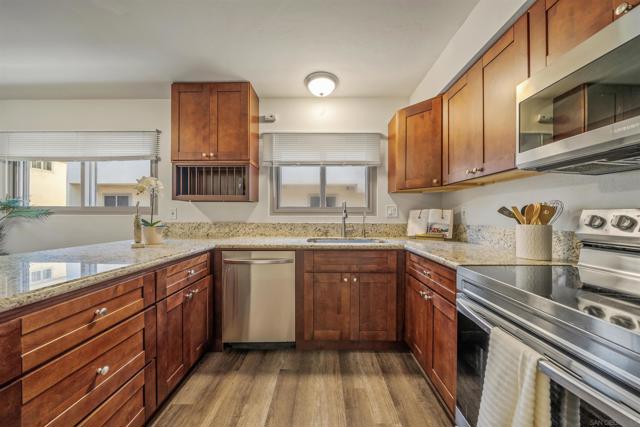 2680 Worden Street, San Diego CA: https://media.crmls.org/mediaz/3ddfd85f-6e5f-4696-a431-5b0ae8d09857.jpg