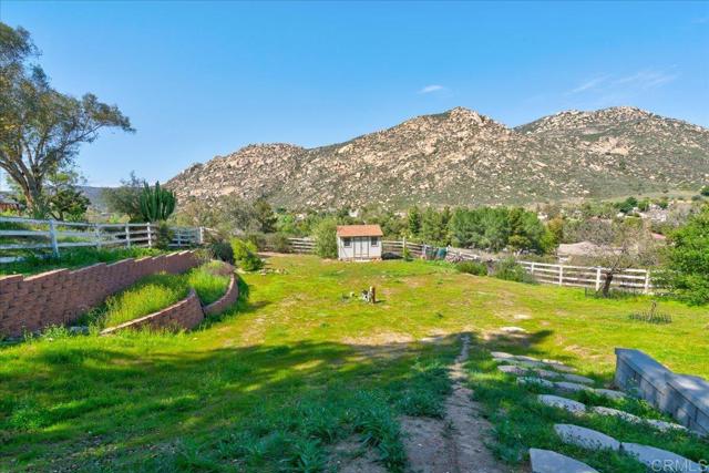 15720 Zeigler Court, Ramona CA: https://media.crmls.org/mediaz/3ddfedab-f5bb-4a0c-99b9-62682b4c4d1c.jpg