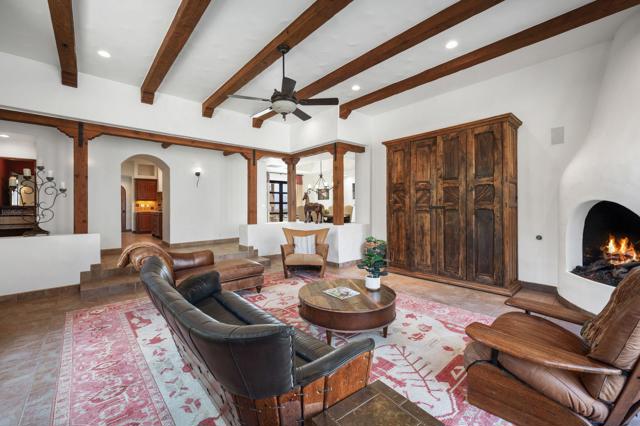 72275 Upper W Way, Palm Desert CA: https://media.crmls.org/mediaz/3de01ce0-a524-4a91-a76d-bd1298c4a307.jpg