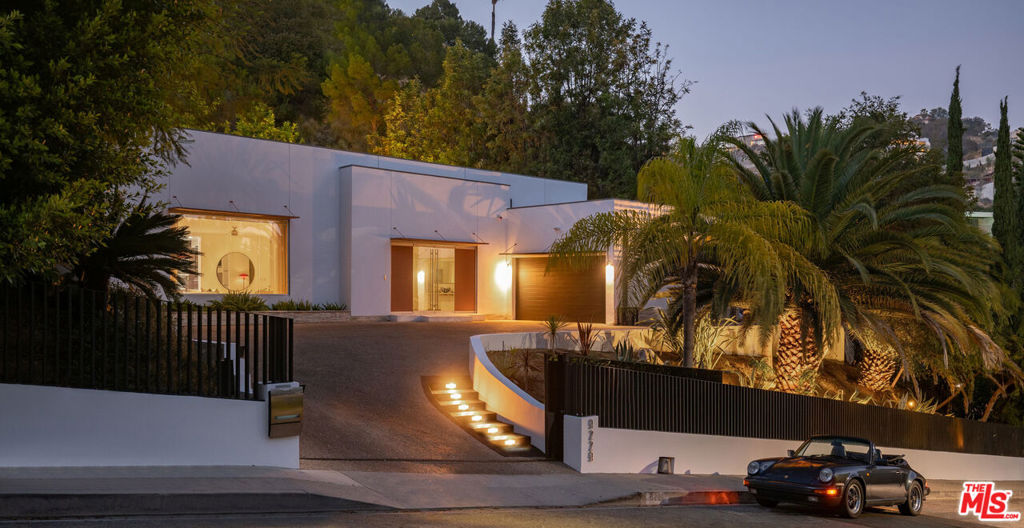 9229 Robin Drive