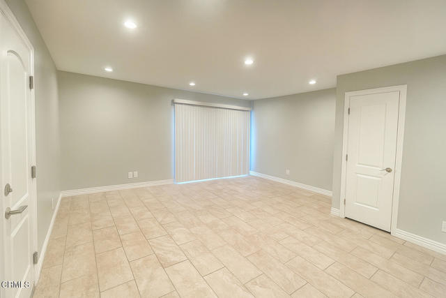 Detail Gallery Image 16 of 21 For 2795 Bayshore Ave, Ventura,  CA 93001 - 3 Beds | 3/1 Baths