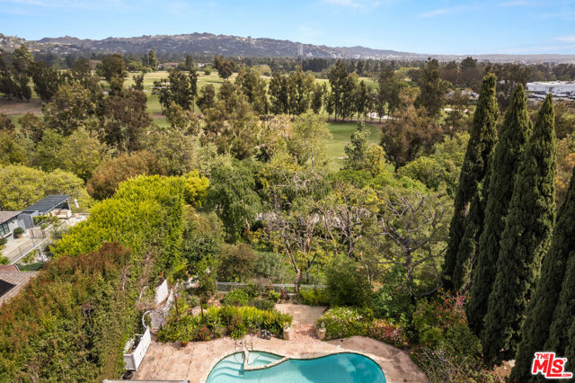 850 Birchwood Drive, Los Angeles CA: https://media.crmls.org/mediaz/3de05c21-4374-497a-bf7f-2a1e8a13862a.jpg