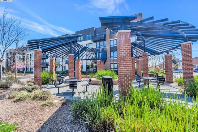 705 Cannery Pl, San Jose CA: https://media.crmls.org/mediaz/3de09156-0801-4f3b-8a69-905b8d6fa022.jpg