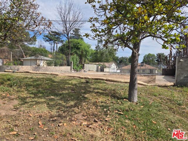 3792 El Sereno Avenue, Altadena CA: https://media.crmls.org/mediaz/3de162d2-f986-49a0-87b3-a7511c6340ea.jpg