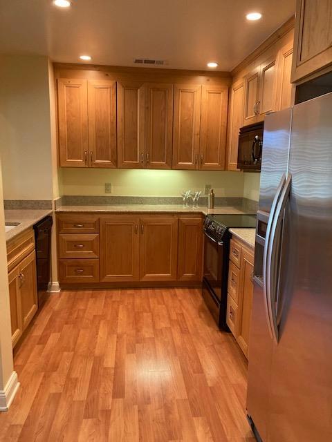 10 Crystal Springs Road, San Mateo CA: https://media.crmls.org/mediaz/3de16876-8048-49dd-b1c2-60329e122668.jpg