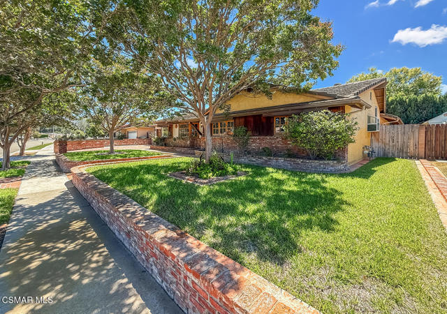 259 Dorena Drive, Newbury Park CA: https://media.crmls.org/mediaz/3de182ff-817b-4fef-9b72-f5009de2665e.jpg