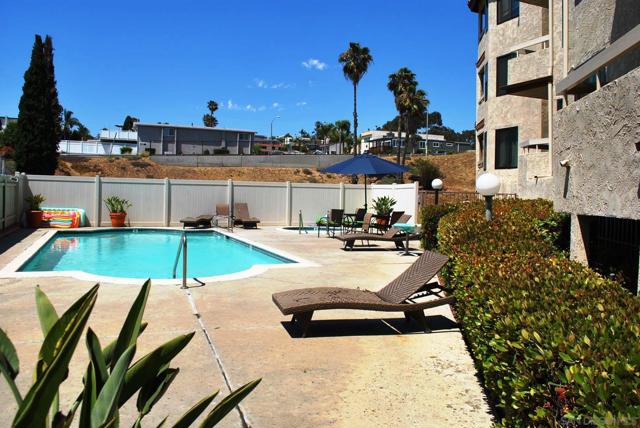 2630 Erie St, San Diego CA: https://media.crmls.org/mediaz/3de1d642-3d1b-4e0e-8662-a0d1da15ea69.jpg