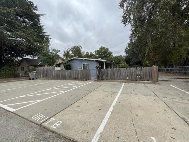 2224 Roanoke Avenue, Sacramento CA: https://media.crmls.org/mediaz/3de1e76e-6472-4ccf-b6a8-75e43a5914db.jpg