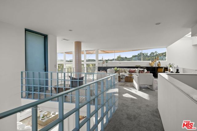 2980 Hollyridge Drive, Los Angeles CA: https://media.crmls.org/mediaz/3de23b41-21ac-42e1-a75a-2d683b5171bd.jpg