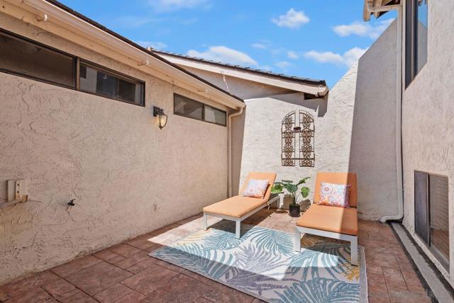 1541 Vaquero Gln, Escondido CA: https://media.crmls.org/mediaz/3de2da4e-2852-4eaf-8dd6-40c4678effa3.jpg